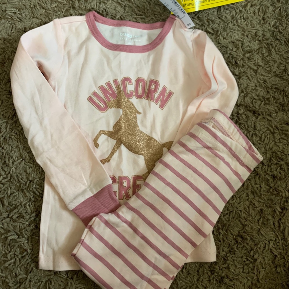 Girl Unicorn pajamas size 2T